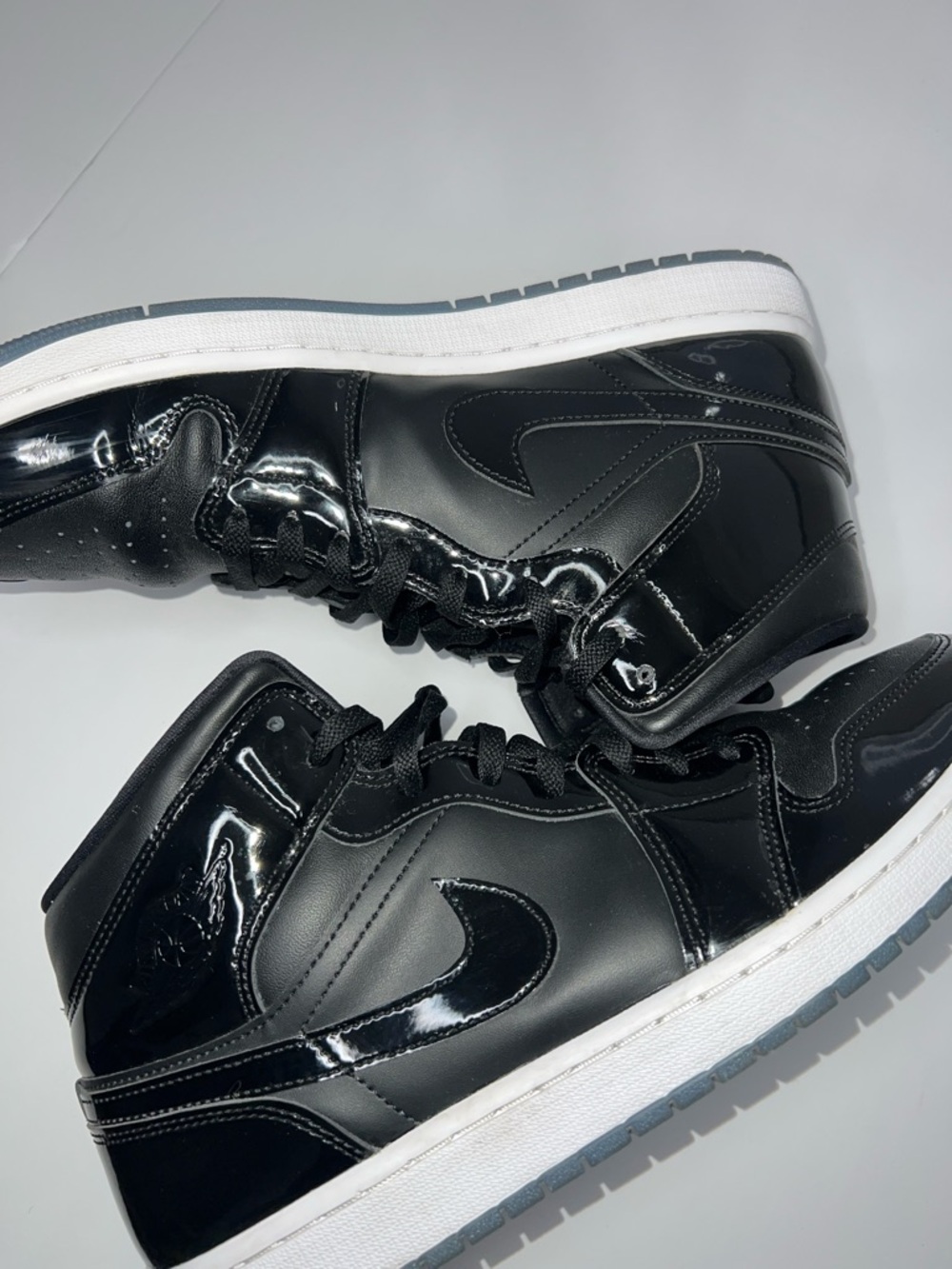 Air Jordan 1 Mid Black Patent Leather Sneakers  Men's size 13 - Picture 5 of 10